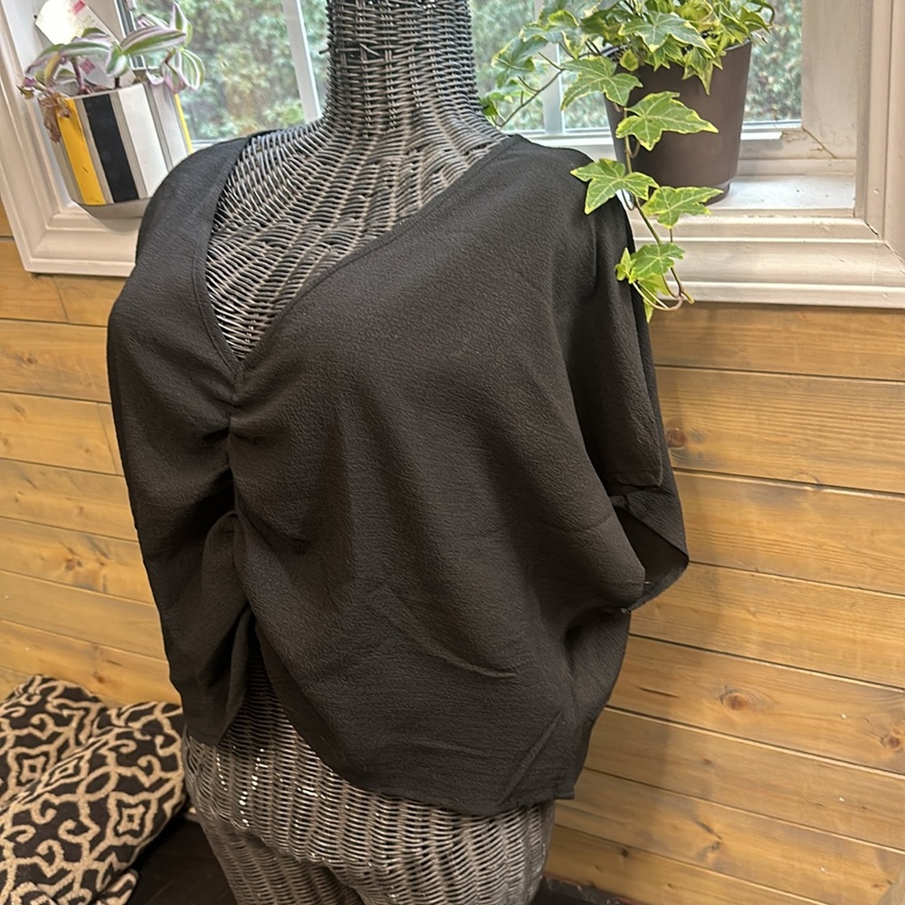 Black Ruched V-Neck Top - Picture 2 of 8